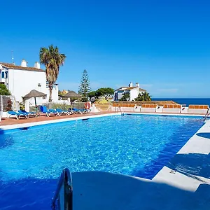 Apartment Mansion Beachfront - With Sea Views, Sitio de Calahonda